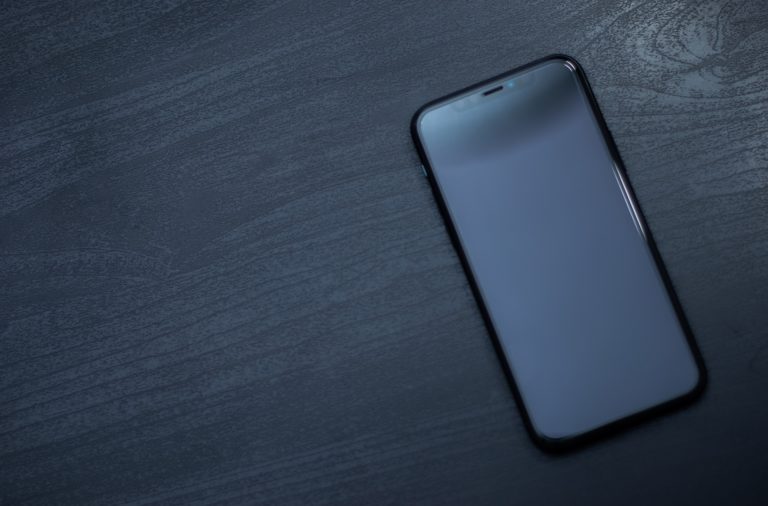 4 einfache Möglichkeiten, um iPhone Black Screen of Death zu reparieren
